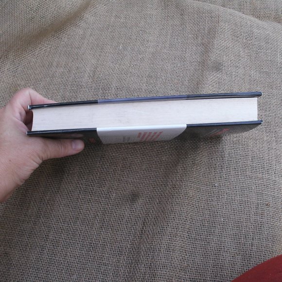 UFOs & Alien Contact: Two Centuries of Mystery book - Picture 6 of 16